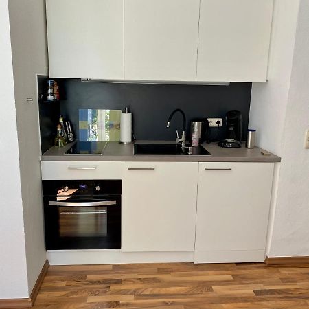 Zentrale Ferienwohnung Mit Balkon In Aquisgrán Exterior foto