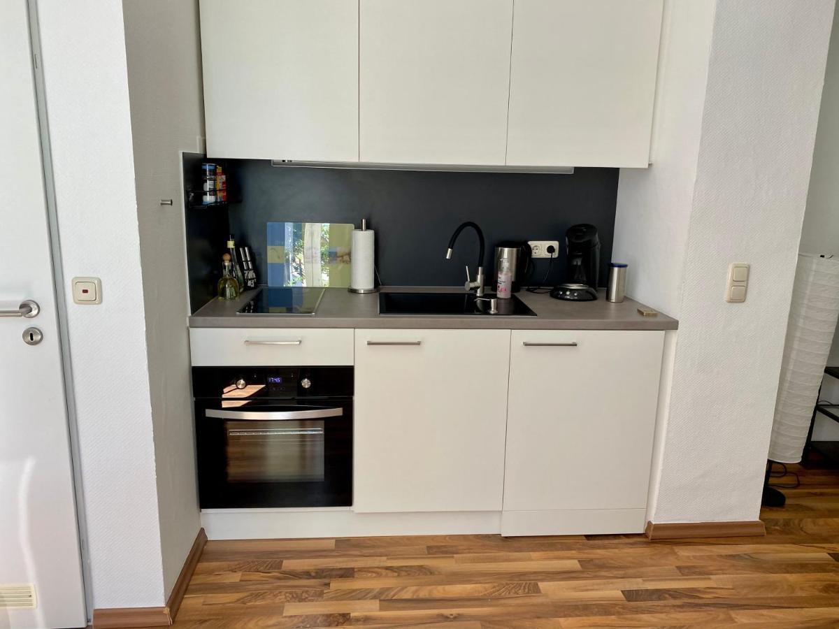 Zentrale Ferienwohnung Mit Balkon In Aquisgrán Exterior foto