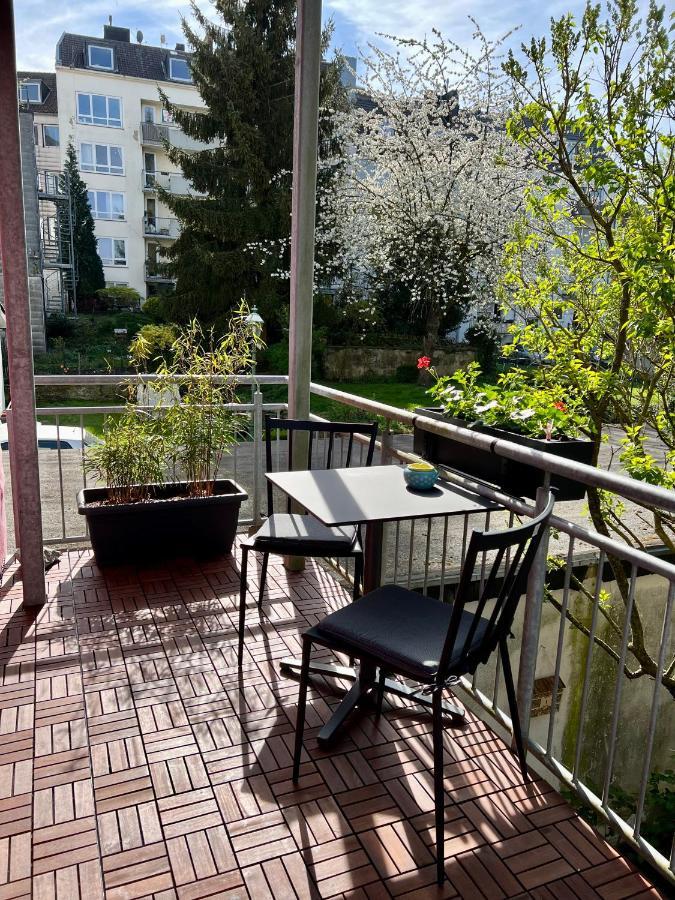 Zentrale Ferienwohnung Mit Balkon In Aquisgrán Exterior foto